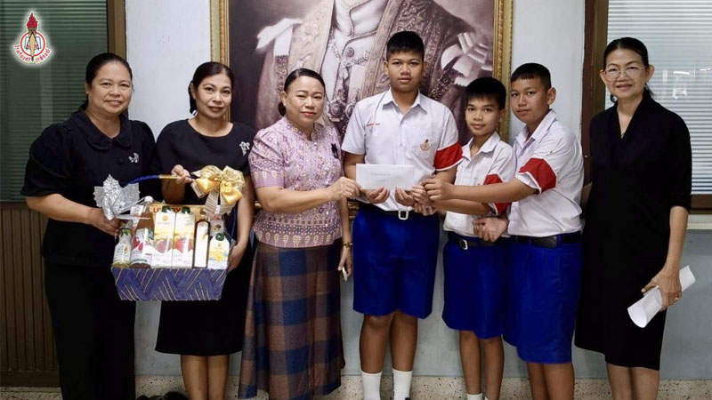 มอบเงินเพื่อใช้ในกิจการของโรงพยาบาลขาณุวรลักษบุรี